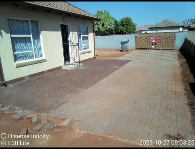 2 BEDROOM HOUSE FOR SALE IN THE ORCHARDS